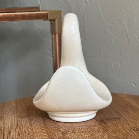 Cream MCM swan hand towel holder vintage decor piece - Picture 5 of 5